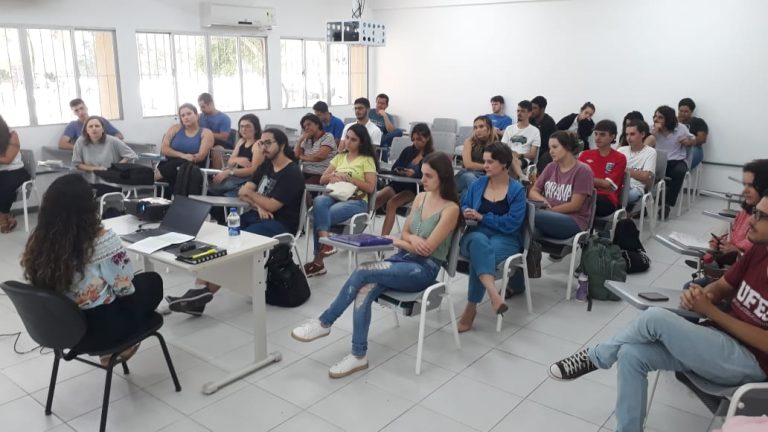 21/10/22 - Palestra Eloah Fassarella | Projeto "Painel de Indicadores Municipais de Pobreza Multidimensional (Oppen Social)"