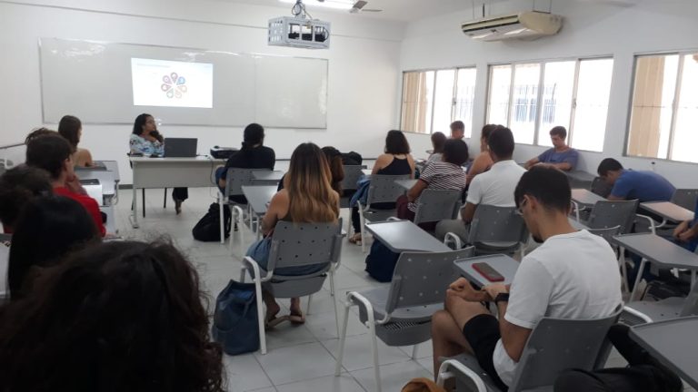 21/10/22 - Palestra Eloah Fassarella | Projeto "Painel de Indicadores Municipais de Pobreza Multidimensional (Oppen Social)"