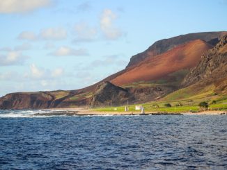 Pesquisadores da Ufes identificam microplásticos no mar que banha a Ilha da Trindade